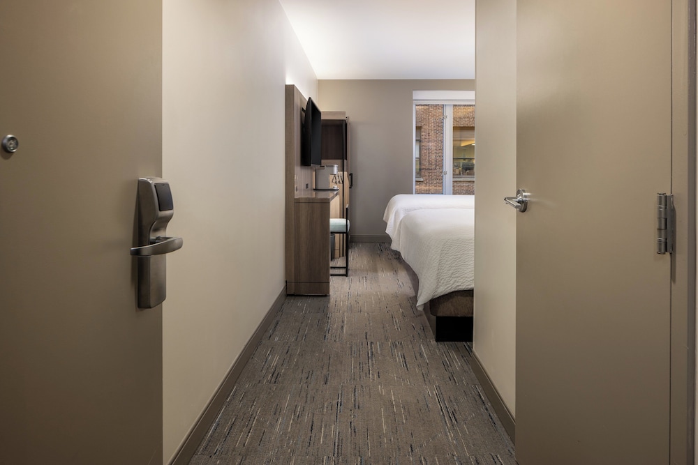 

Brindisi - Long Island City - Holiday Inn Express New York City - Chelsea