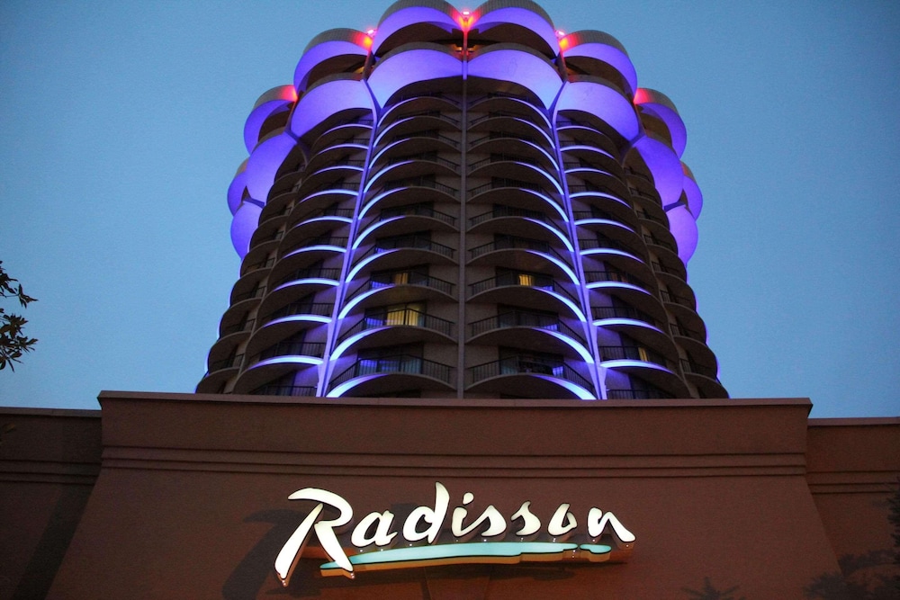 

Venezia - Covington (KY) - Radisson Hotel Cincinnati Riverfront