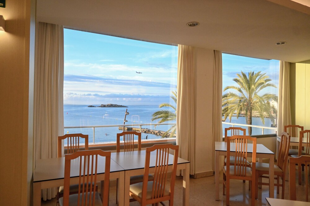 

Reggio Calabria - Playa d'en Bossa, Ibiza - Hotel Ibiza Playa