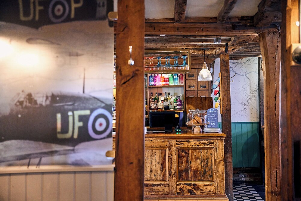 

Roma - Hook - The Red Lion