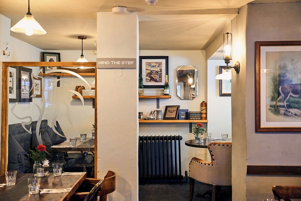 

Roma - Hook - The Red Lion