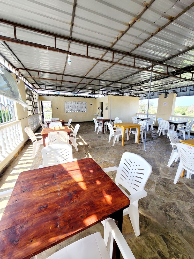 

Napoli - Malindi - Casuarina Lounge
