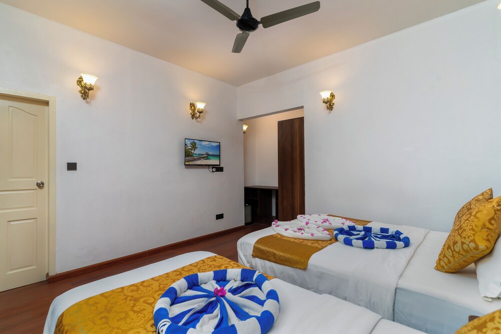 

Napoli - Mathiveri - Ganduvaru Villa