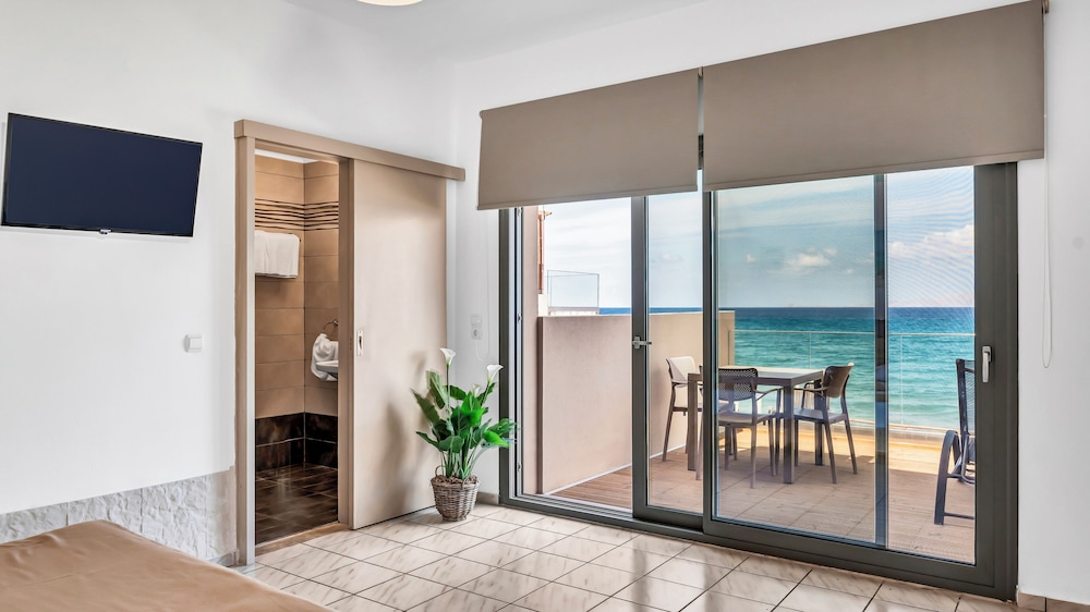 

Venezia - Heraklion - Almare Beach Hotel