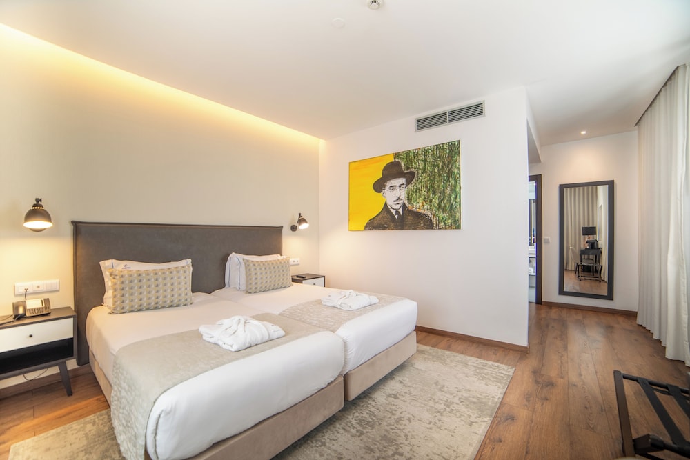 

Lamezia Terme - Lisbona - VIP Executive Picoas Hotel