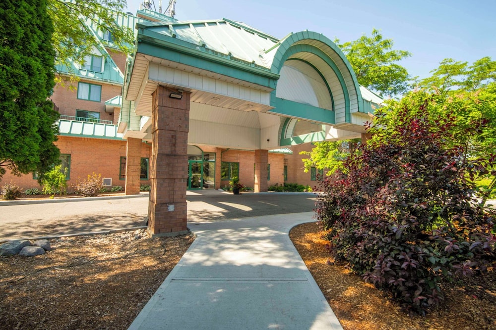 

Roma - Ottawa - Chateau Cartier Hotel & Resort, an Ascend Collection Resort