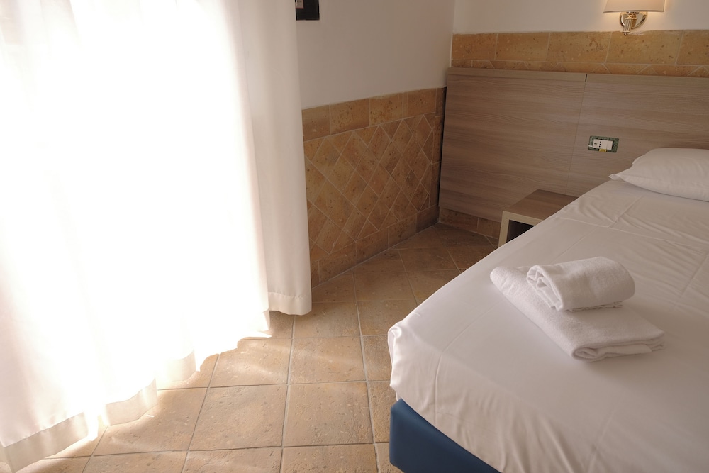 

Olbia - Roma - Hotel Alex Square