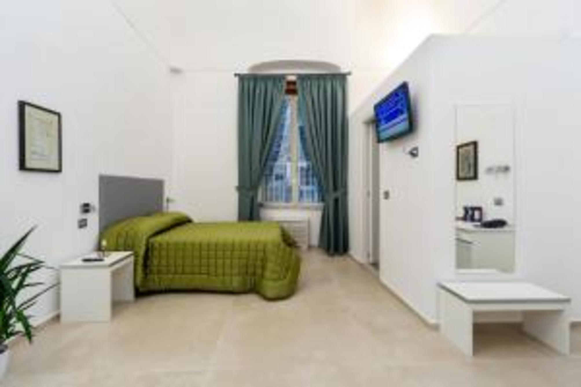 

Trieste - Costiera Amalfitana, Mare Italia - Il Tesoro Smart Suite & SPA