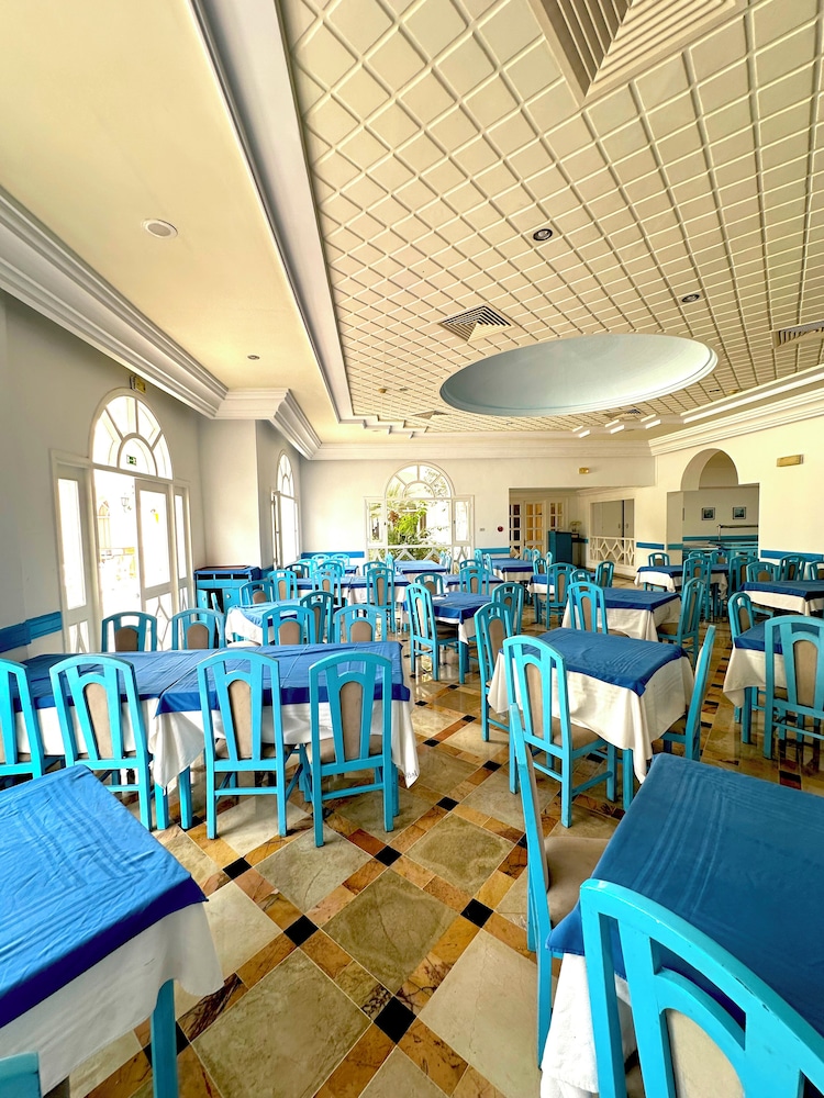 

Catania - Tunisia mare - Hammamet, Tunisia - Green Golf & Aquapark