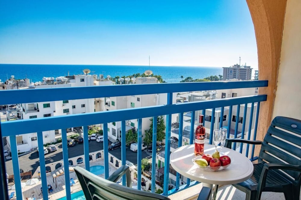 

Milano - Limassol - Navarria Blue Hotel