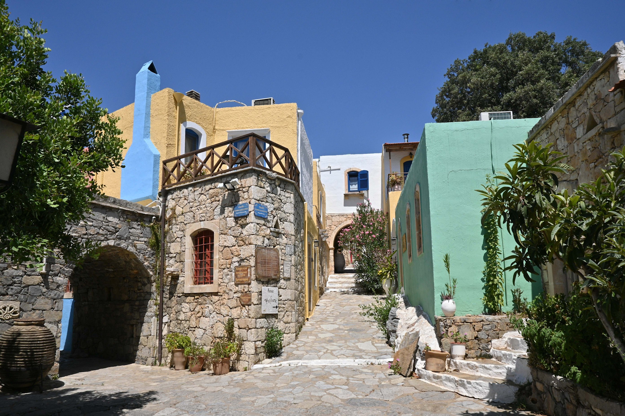

Venezia - Malevizi - Arolithos Traditional Village Hotel