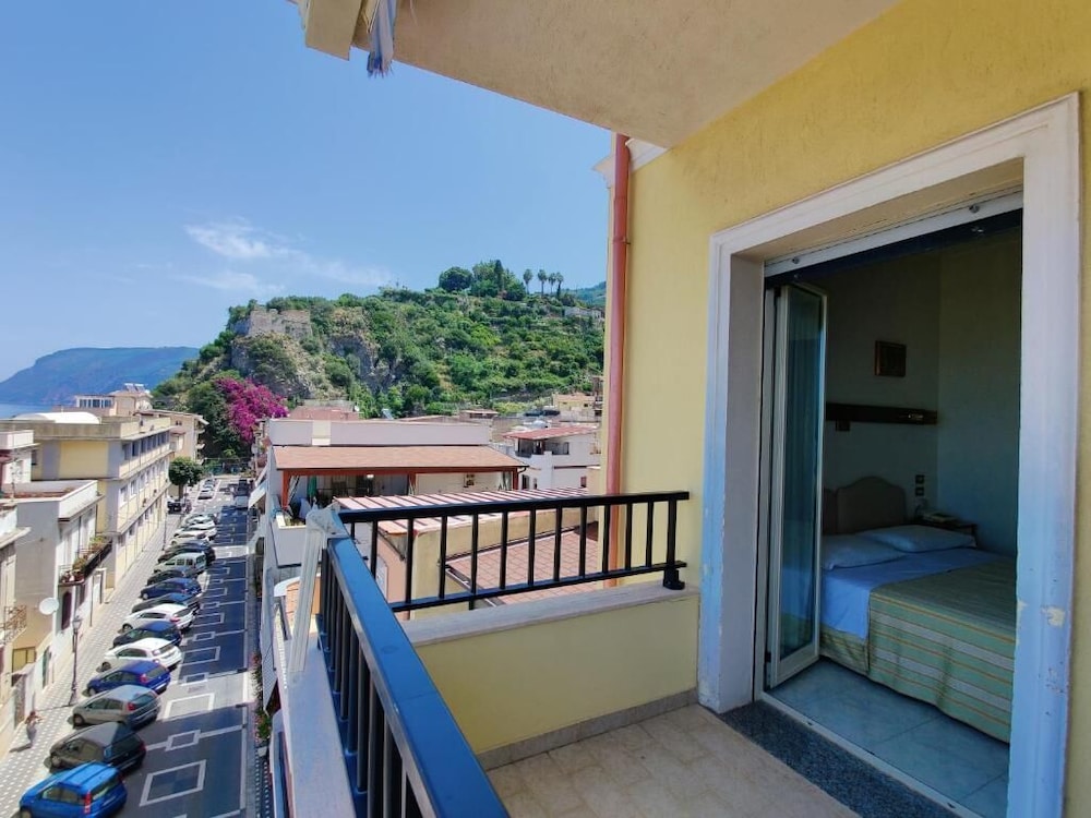 

Milano - Scilla - Albergo delle Rose