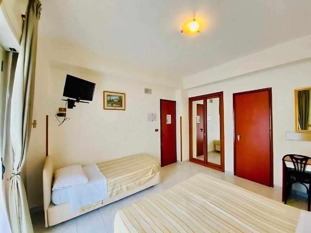 

Pisa - Scilla - Albergo delle Rose