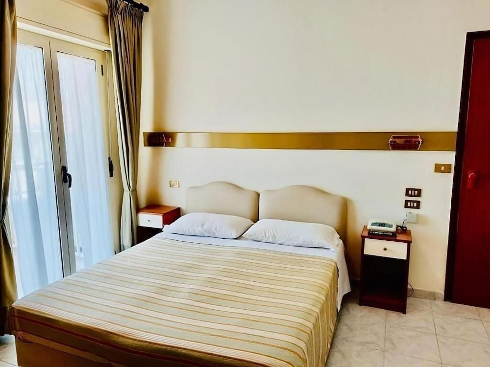 

Torino - Scilla - Albergo delle Rose