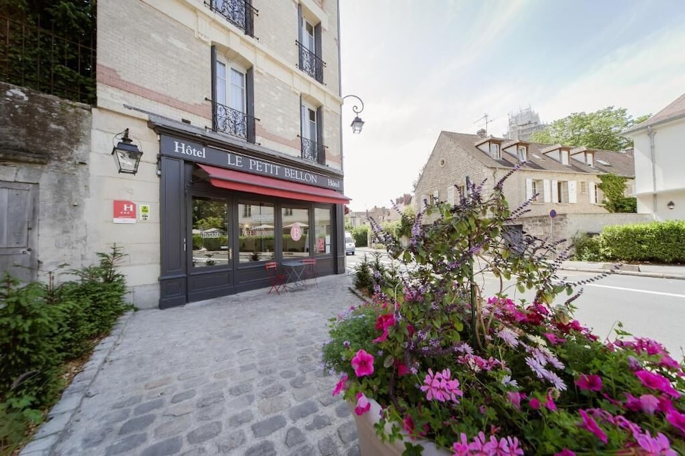 

Cagliari - Chantilly - LOGIS HOTEL - Le Petit Bellon