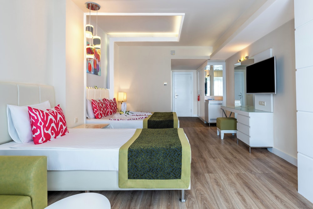 

Milano - Okurcalar - Orange County Alanya