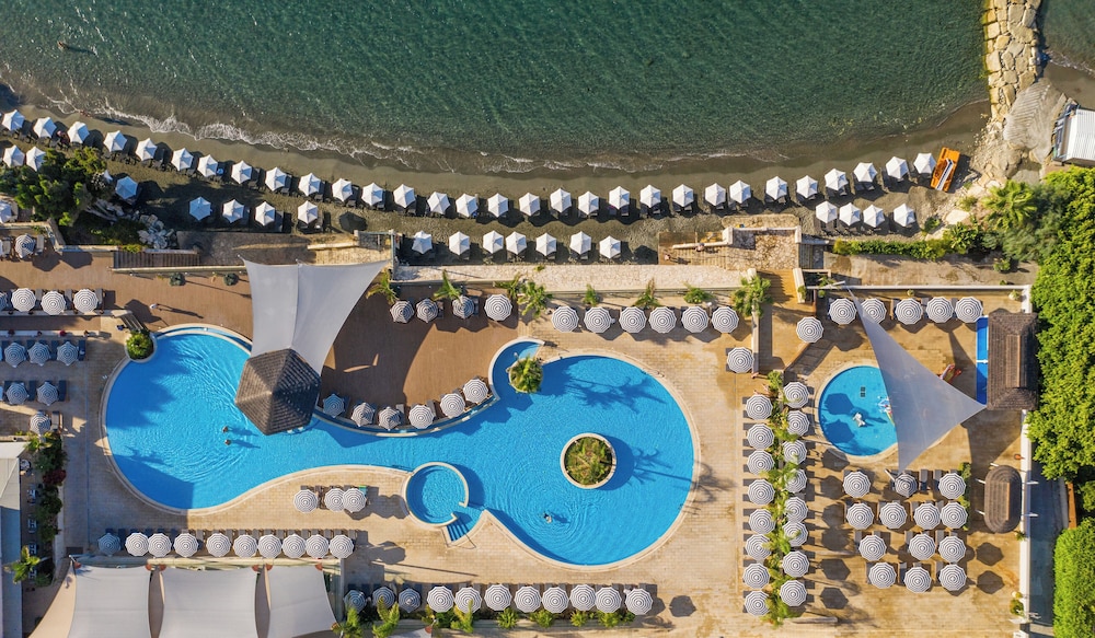

Venezia - Limassol - Royal Apollonia by Louis Hotels