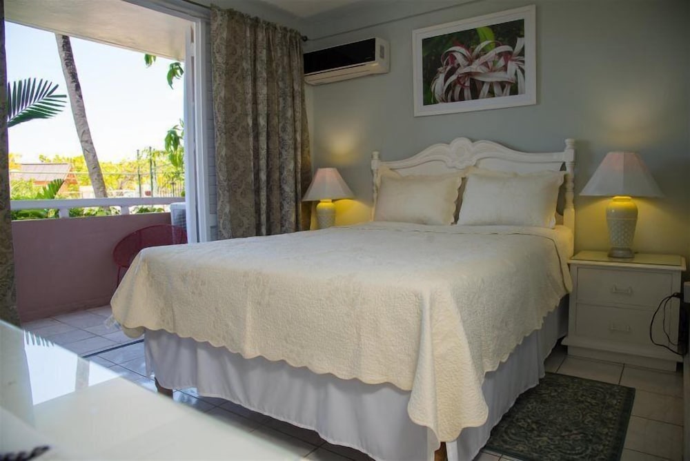

Roma - Ocho Rios - Fisherman's Point Apartments