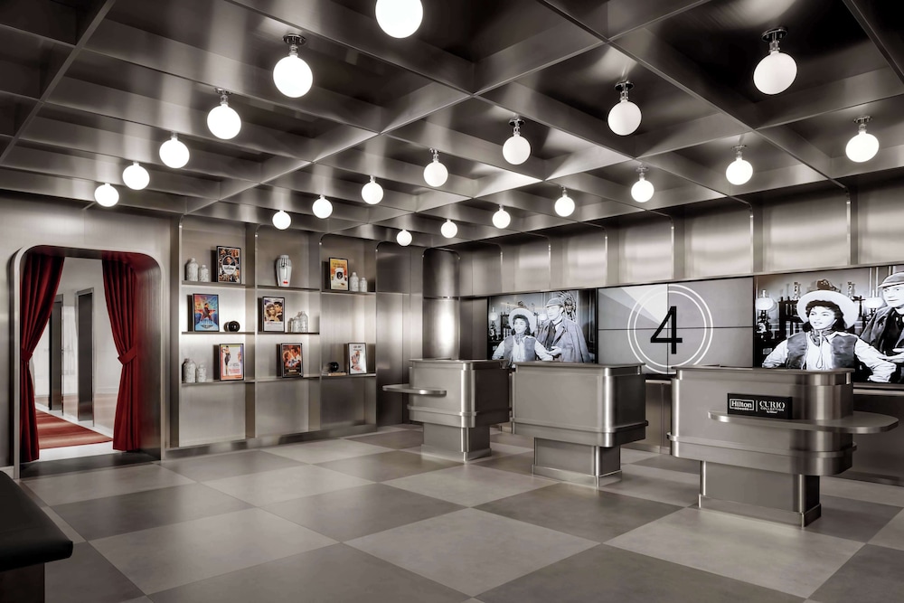 

Milano - Toronto - Revery Toronto Downtown, Curio Collection by Hilton