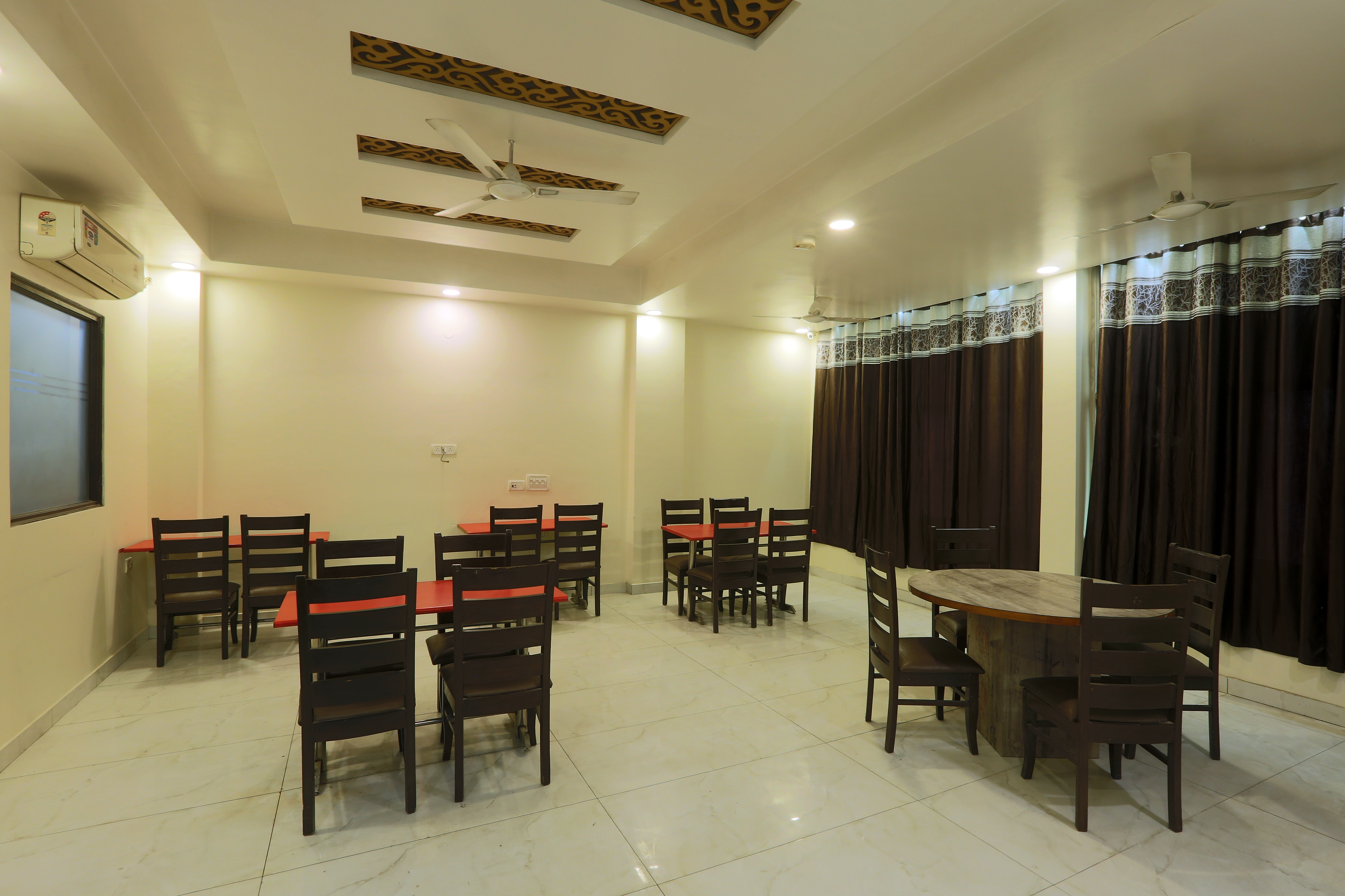 

Milano - New Delhi - Airport Hotel Mayank Residency