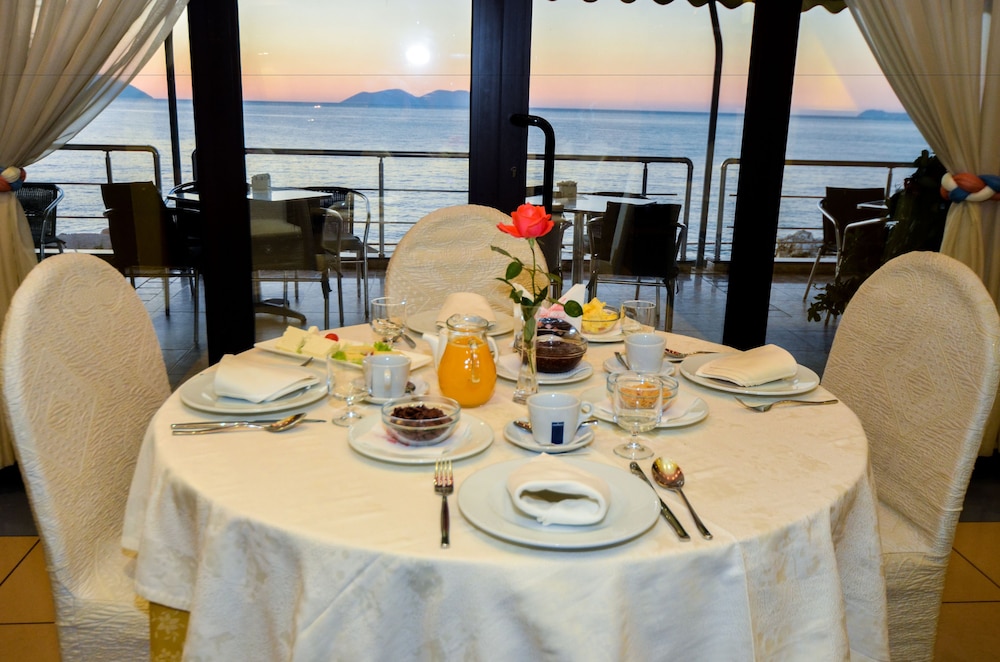 

Genova - Valona - Hotel New York