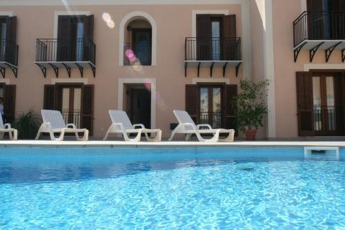 

Firenze - Lampedusa - Moresco Resort
