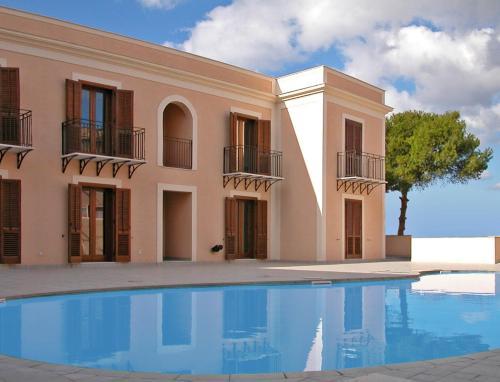 

Firenze - Lampedusa - Moresco Resort