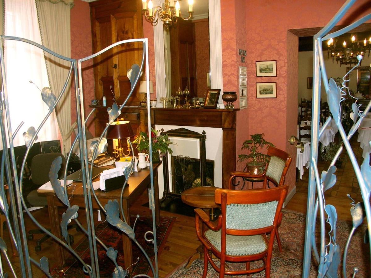 

Roma - Saint-Savin - Logis Hotel Beau Site