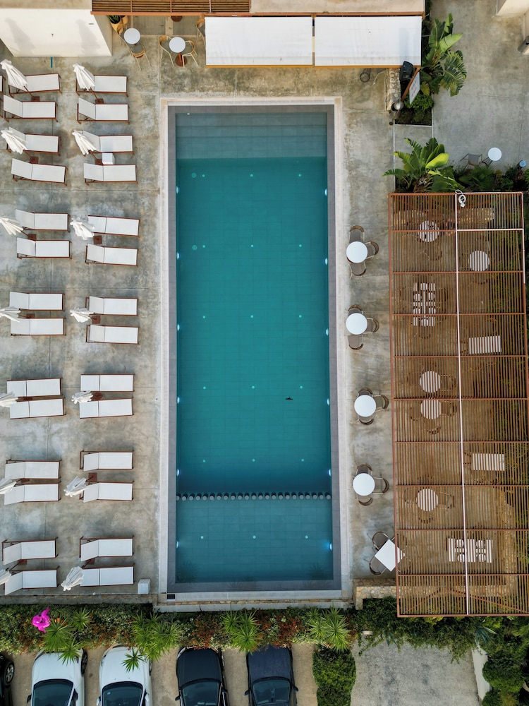 

Milano - Orikum - Olympia Villas and Hotel