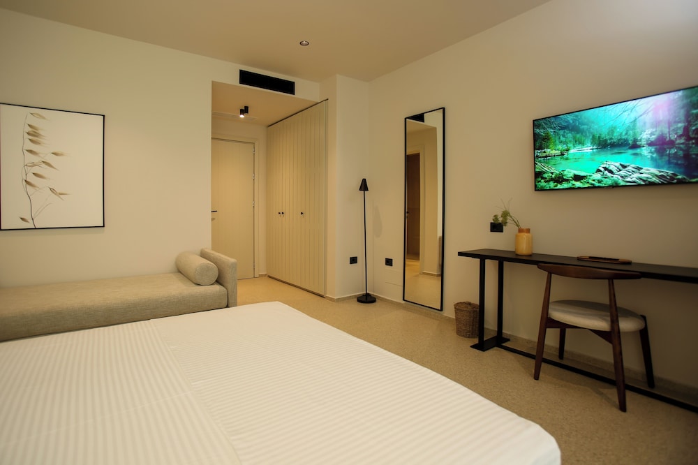 

Bari - Orikum - Olympia Villas and Hotel
