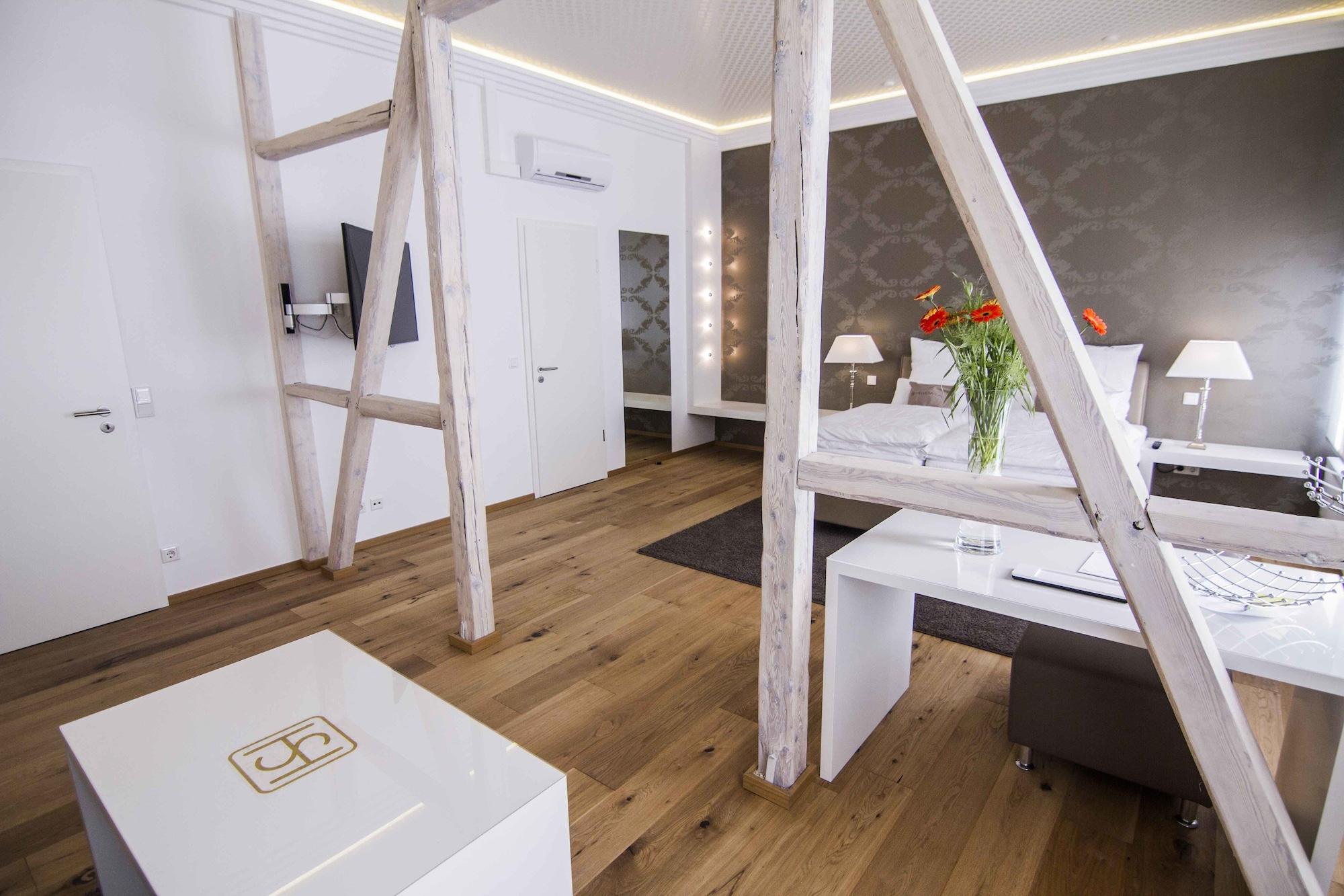 

Napoli - Dusseldorf - Helvetia Suites