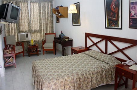 

Bari - Holguin - Pernik, Holgun, Cuba