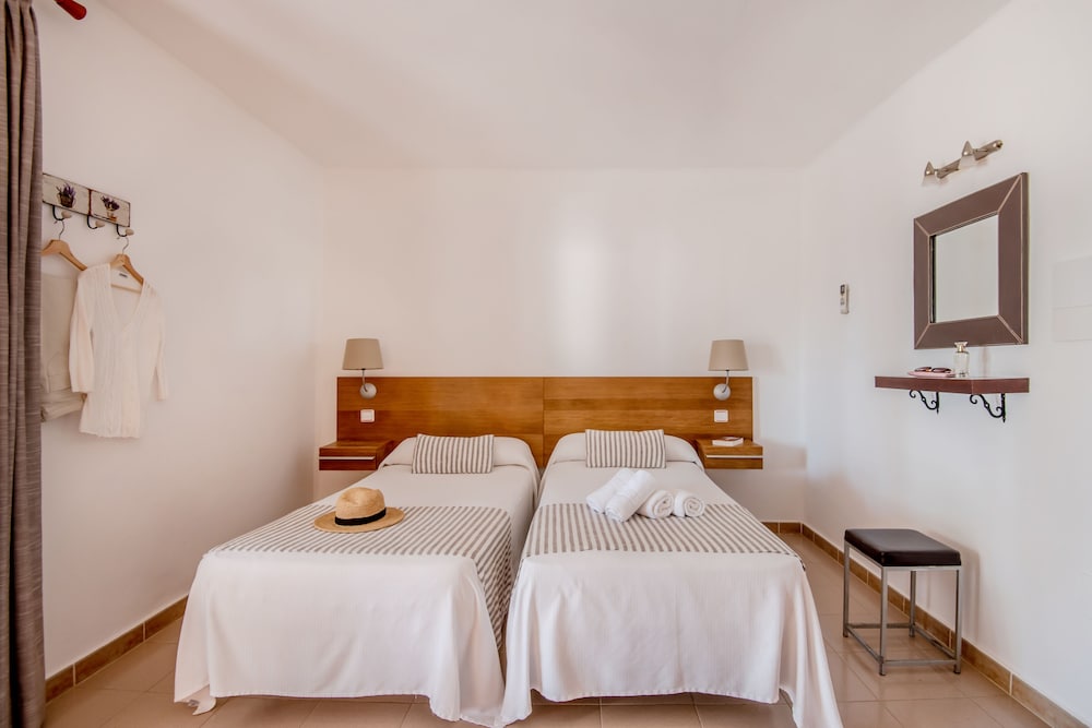 

Roma - Es Calo - Bungalows Es Pins - Emar Hotels