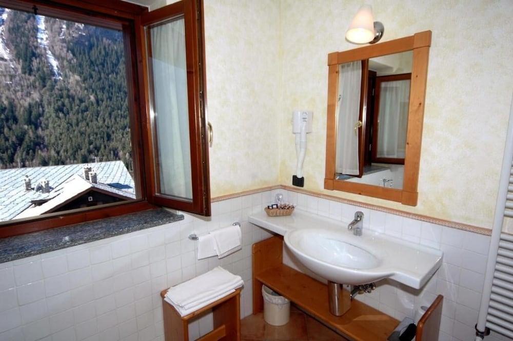 

Bari - La Thuile - Hotel Alpechiara