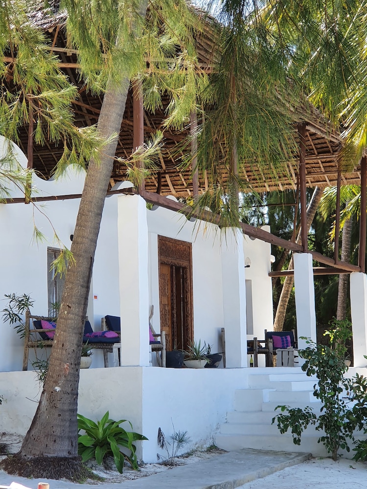 

Palermo - Bwejuu - Blue Palm Zanzibar