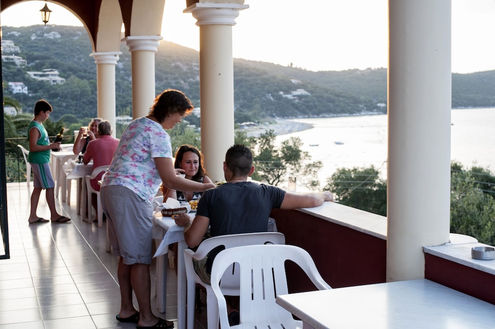 

Palermo - Kassiopi - Apraos Bay Hotel In Kalamaki Beach