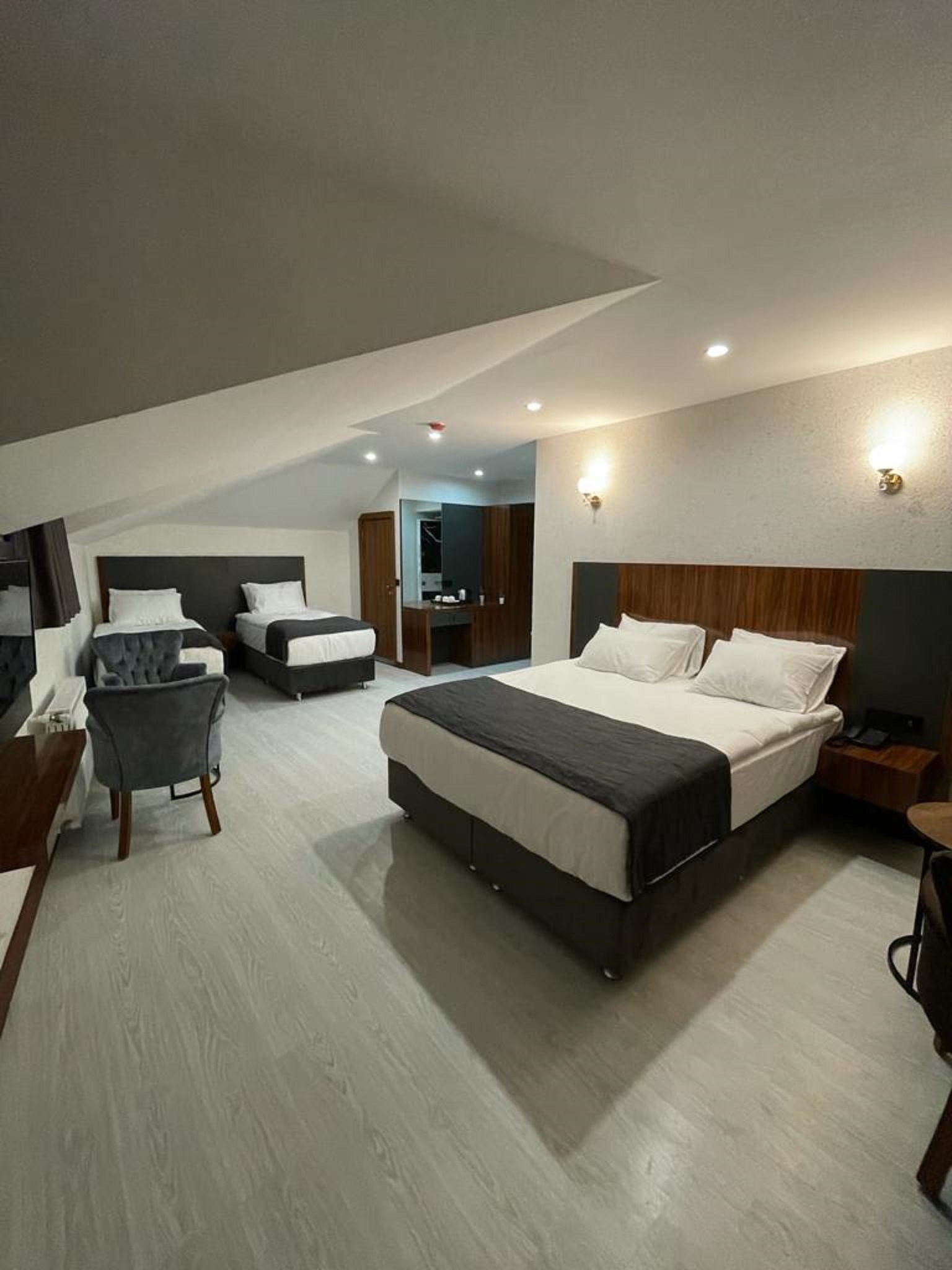 

Brindisi - Istanbul - MED Airport Hotel