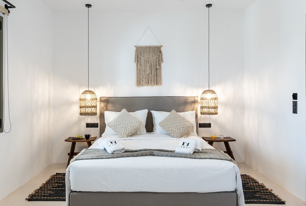 

Verona - Pounda - PAREA Paros - Adults Only