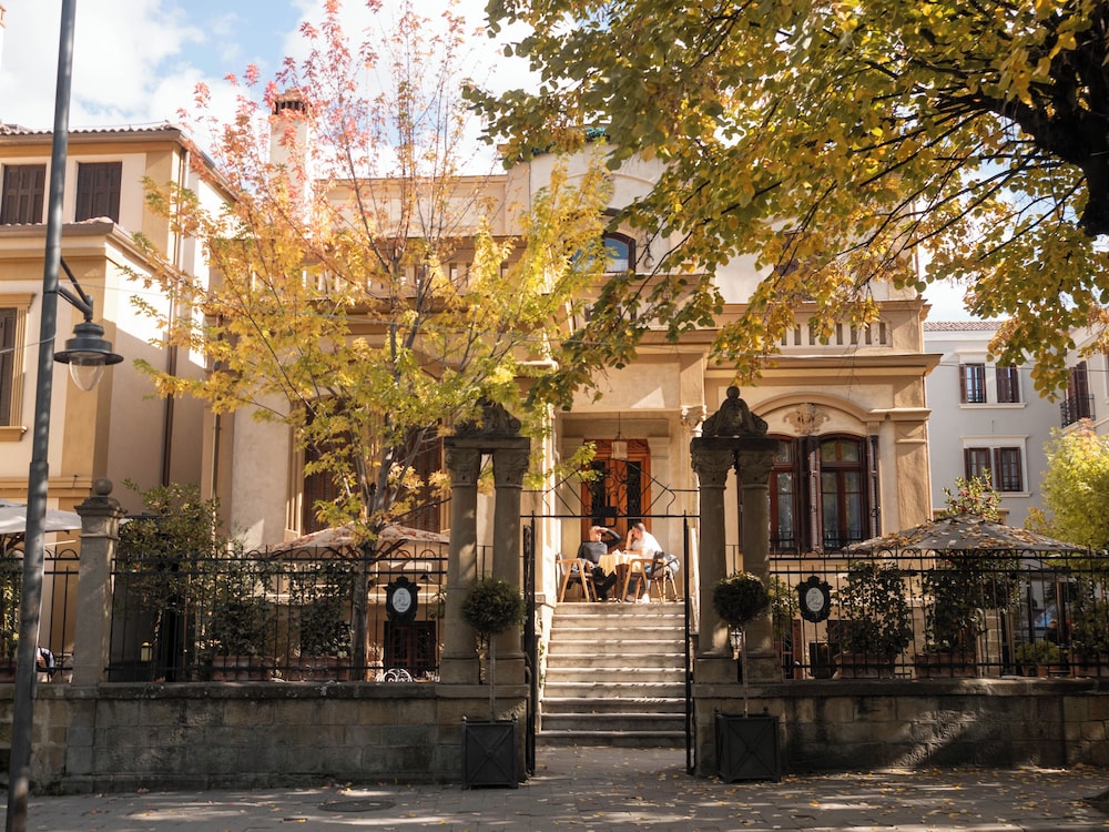 

Milano - Korçë - Vila Ebel