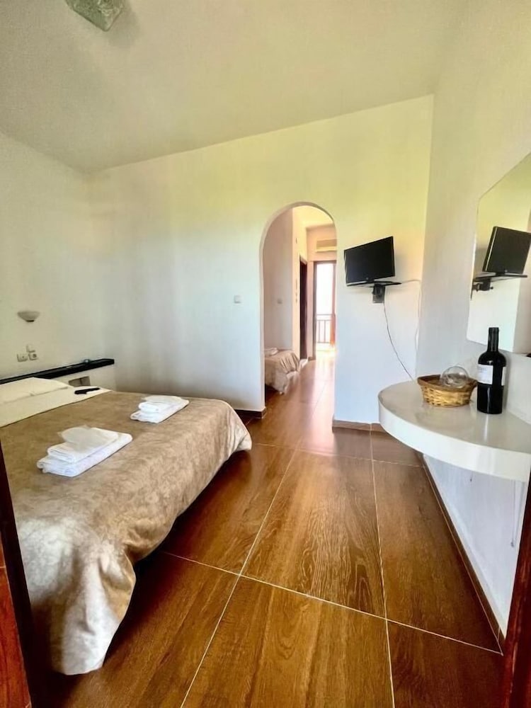 

Bologna - Ouranopolis - Paradise Hotel