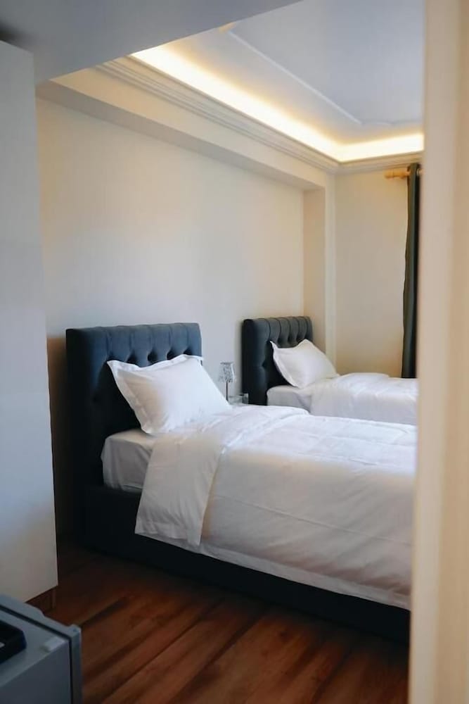 

Brindisi - Tirana - Ufo Rooms City Center