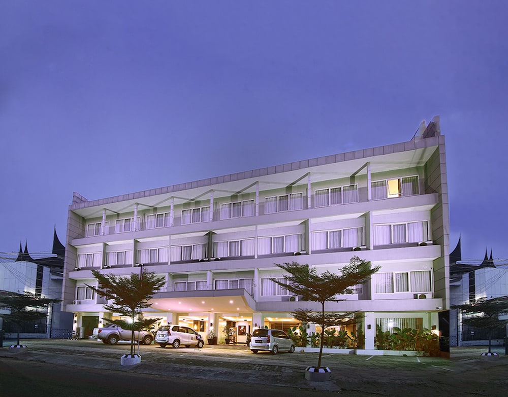 

Milano - Padang - Hotel Pangeran City