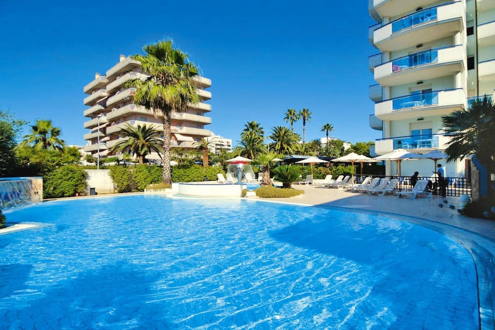 

Milano - San Benedetto del Tronto - Residence Oltremare