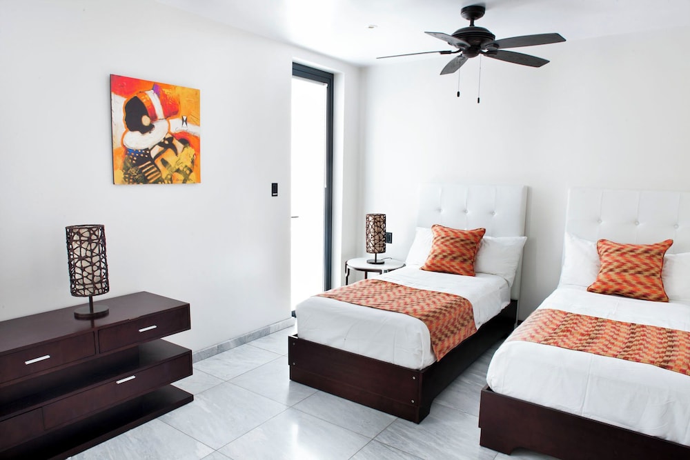 

Roma - Bolans - Tamarind Hills Resort & Villas