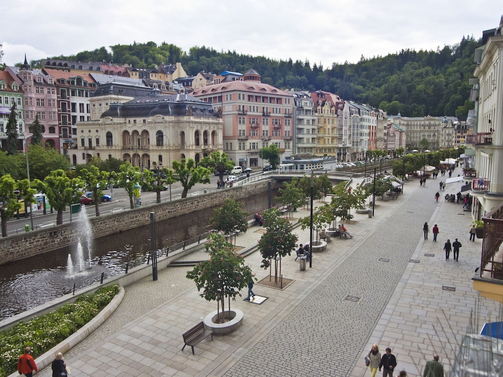

Milano - Karlovy Vary - EA Hotel Mozart