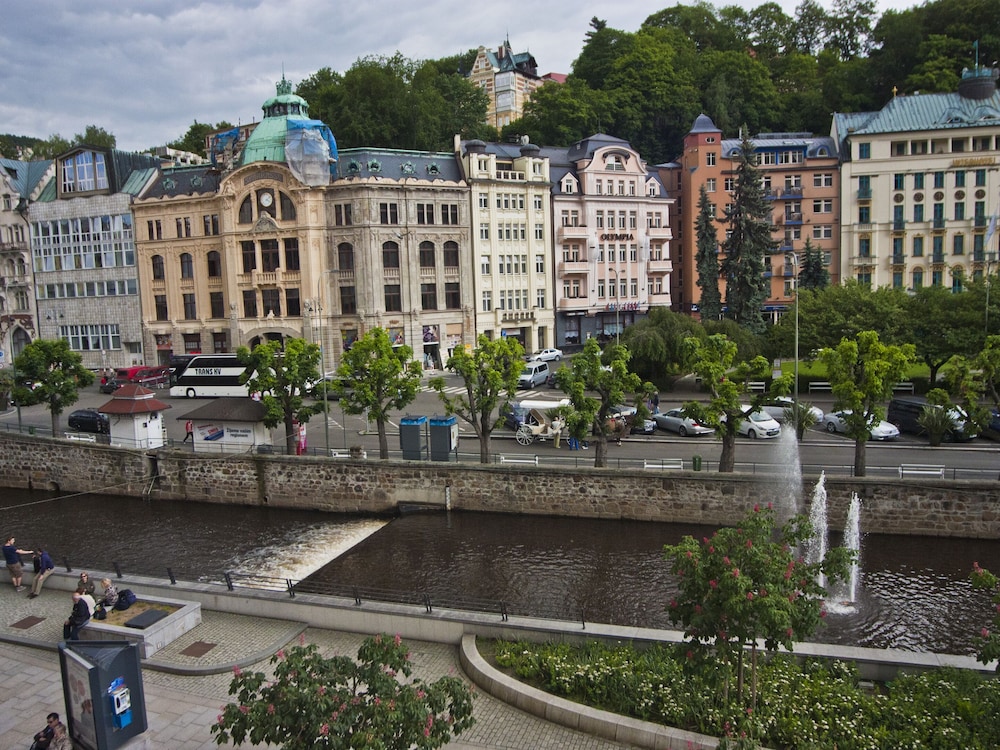 

Milano - Karlovy Vary - EA Hotel Mozart