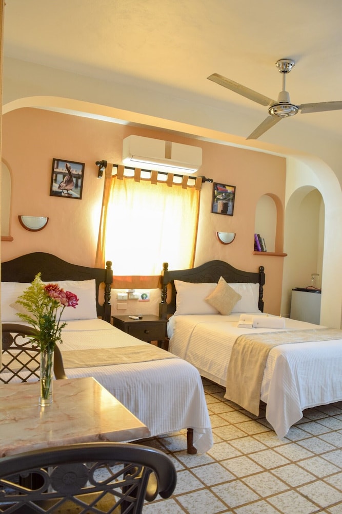 

Napoli - Isla Mujeres - Hotel & Restaurant Bucaneros, Isla Mujeres