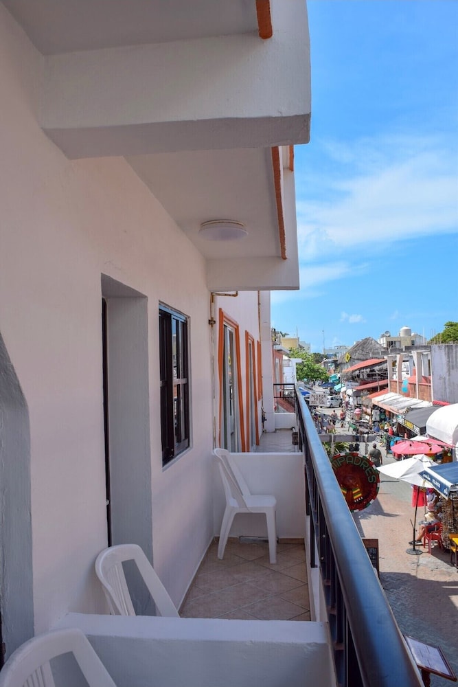 

Bari - Cancun - Hotel & Restaurant Bucaneros, Isla Mujeres