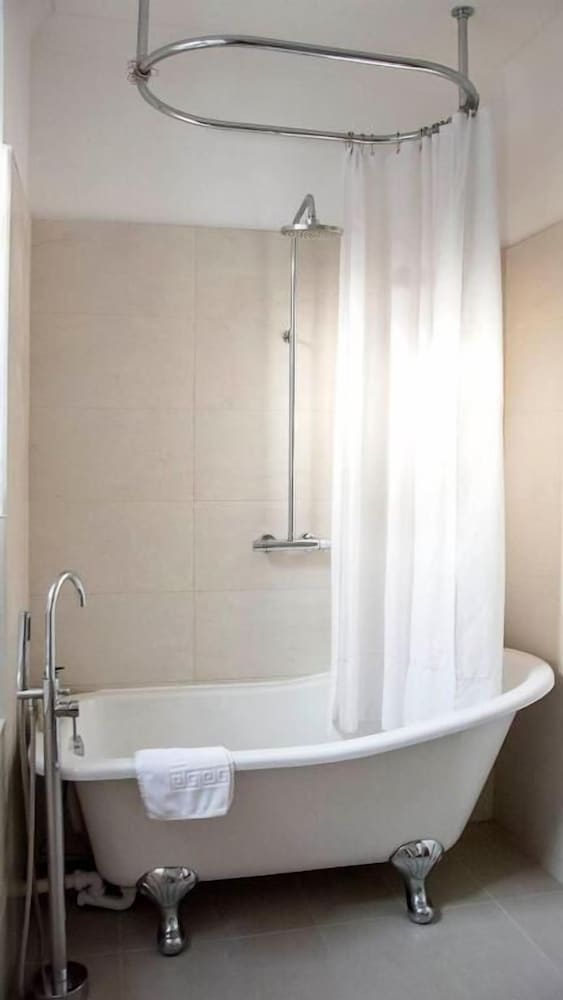 

Napoli - Glasgow - Avonbridge Hotel