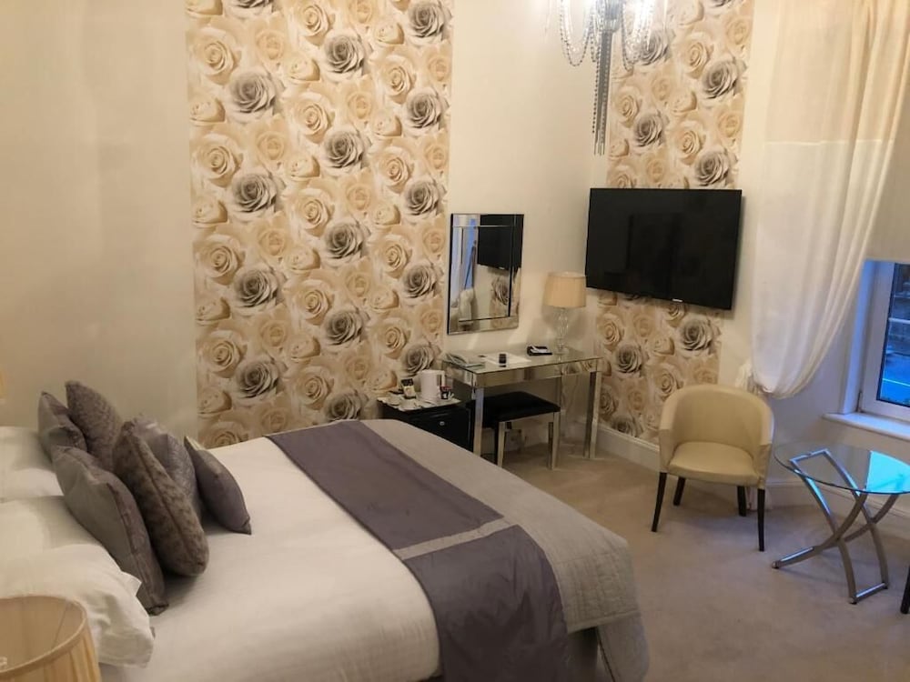 

Bari - Glasgow - Avonbridge Hotel